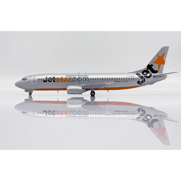 1/200 Jetstar Pacific Boeing 737-400 Reg: VN-A194 with Stand