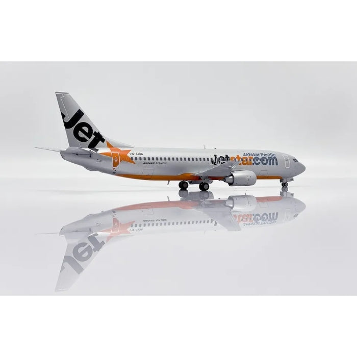 1/200 Jetstar Pacific Boeing 737-400 Reg: VN-A194 with Stand