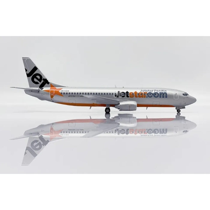 1/200 Jetstar Pacific Boeing 737-400 Reg: VN-A194 with Stand