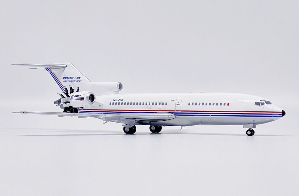 1/200 Boeing House Color 727-100 "UDF Flight Test" "Polished" Reg: N32720 with Stand