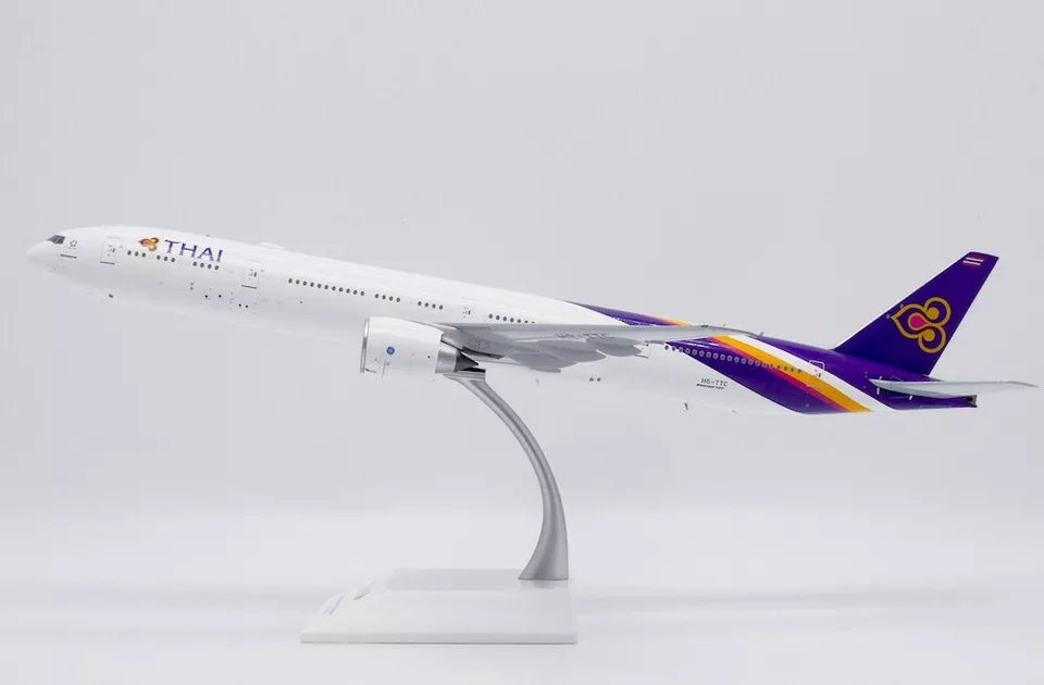 1/200 Thai Aiways Boeing 777-300ER Reg: HS-TTC with Stand