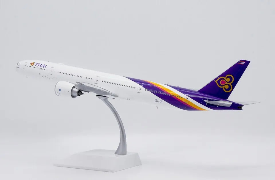 1/200 Thai Aiways Boeing 777-300ER Reg: HS-TTC with Stand