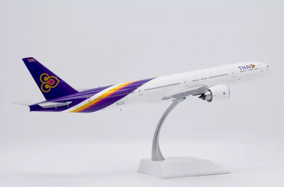 1/200 Thai Aiways Boeing 777-300ER Reg: HS-TTC with Stand