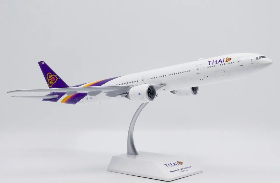 1/200 Thai Aiways Boeing 777-300ER Reg: HS-TTC with Stand