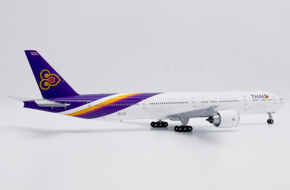 1/200 Thai Aiways Boeing 777-300ER Reg: HS-TTC with Stand