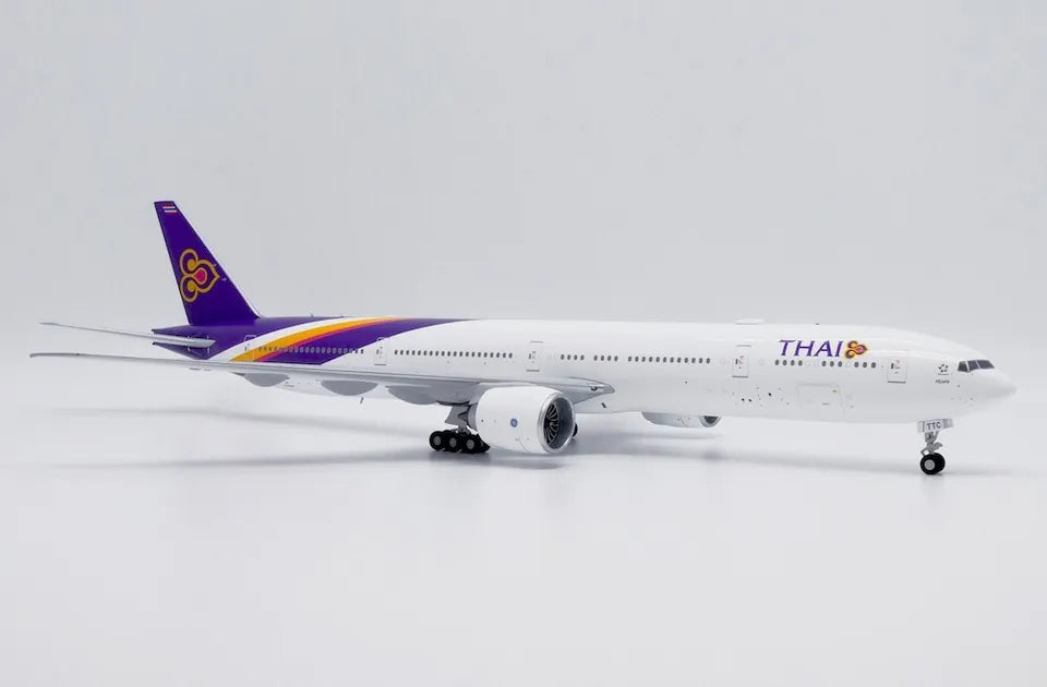 1/200 Thai Aiways Boeing 777-300ER Reg: HS-TTC with Stand