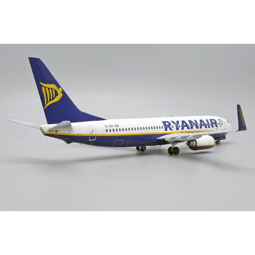 1/200 Ryanair Boeing 737-800 Reg: EI-EBI with Stand