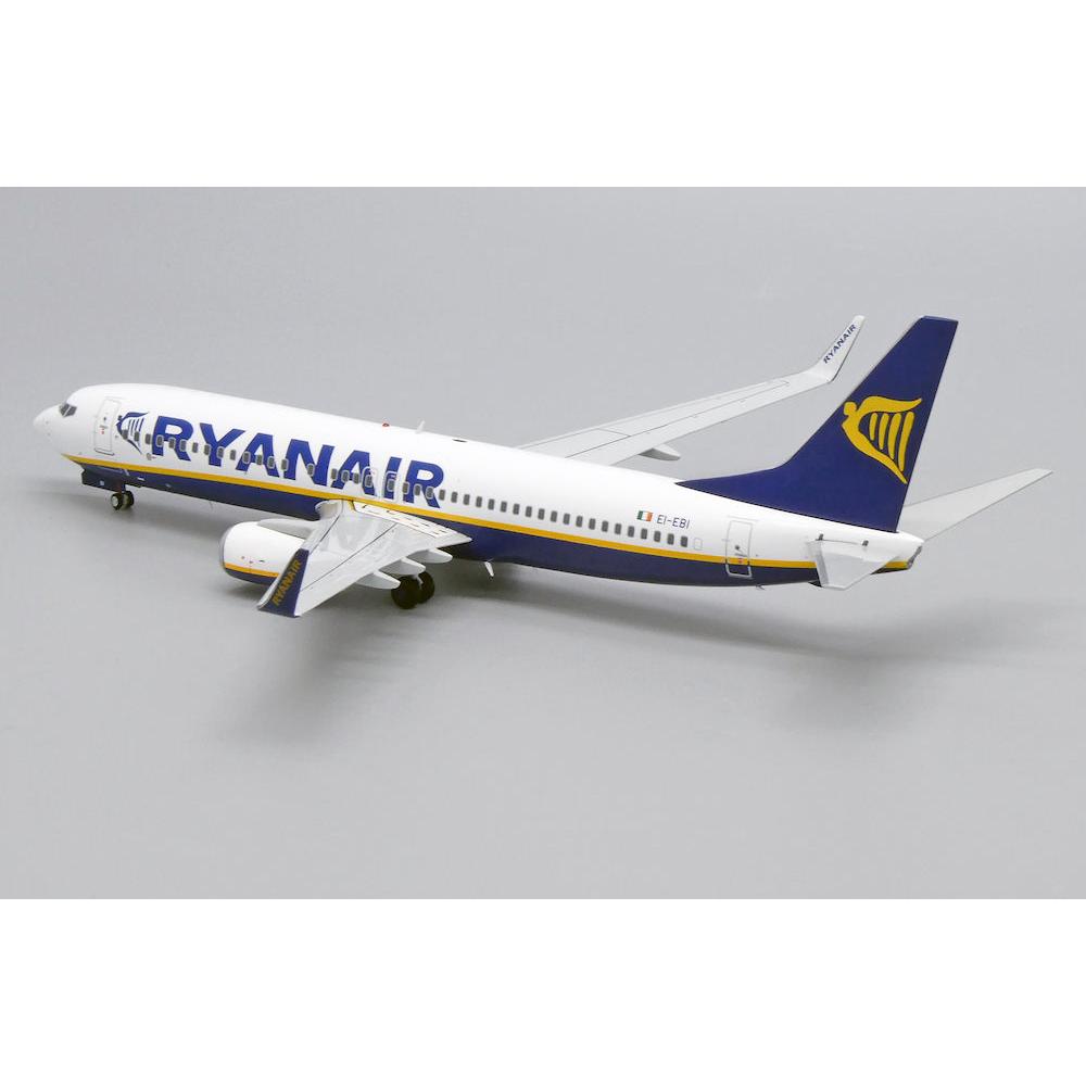 1/200 Ryanair Boeing 737-800 Reg: EI-EBI with Stand
