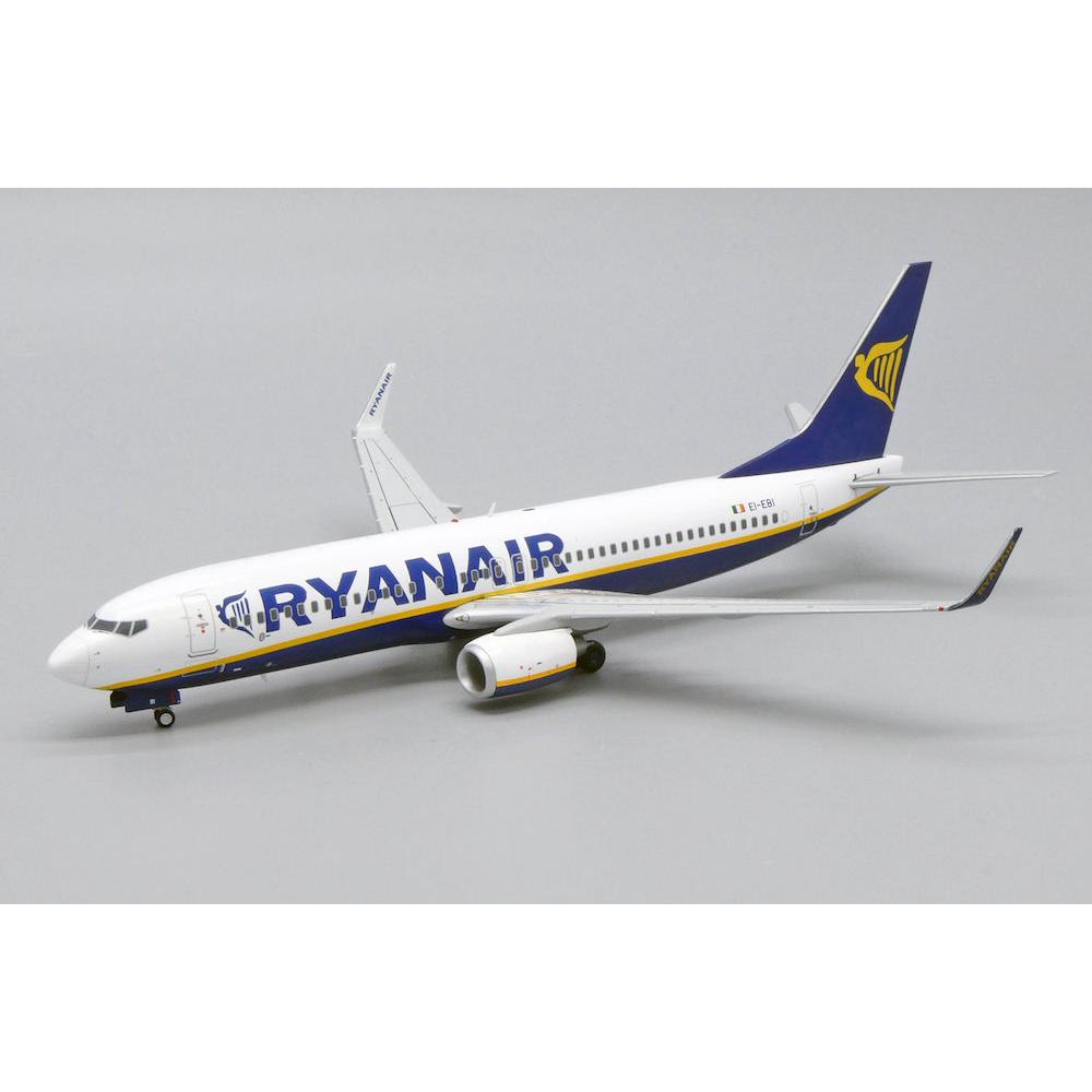 1/200 Ryanair Boeing 737-800 Reg: EI-EBI with Stand