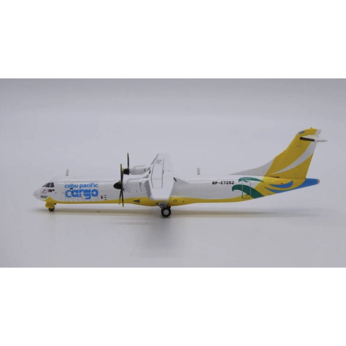 1/400 Cebu Pacific Cargo ATR72-500F Reg: RP-C7252 with Antenna