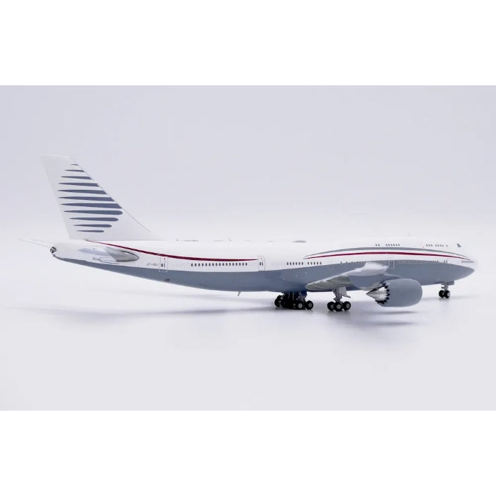 1/400 Qatar Amiri Flight Boeing 747-8(BBJ) Reg: A7-HBJ with Antenna