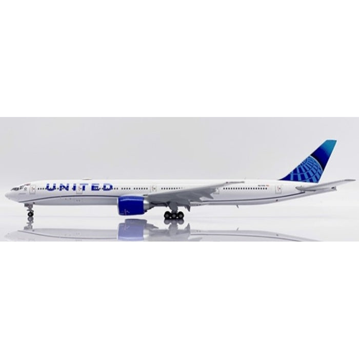 1/400 United Airlines Boeing 777-300ER "Sydney World Pride" Reg: N2749U with Antenna