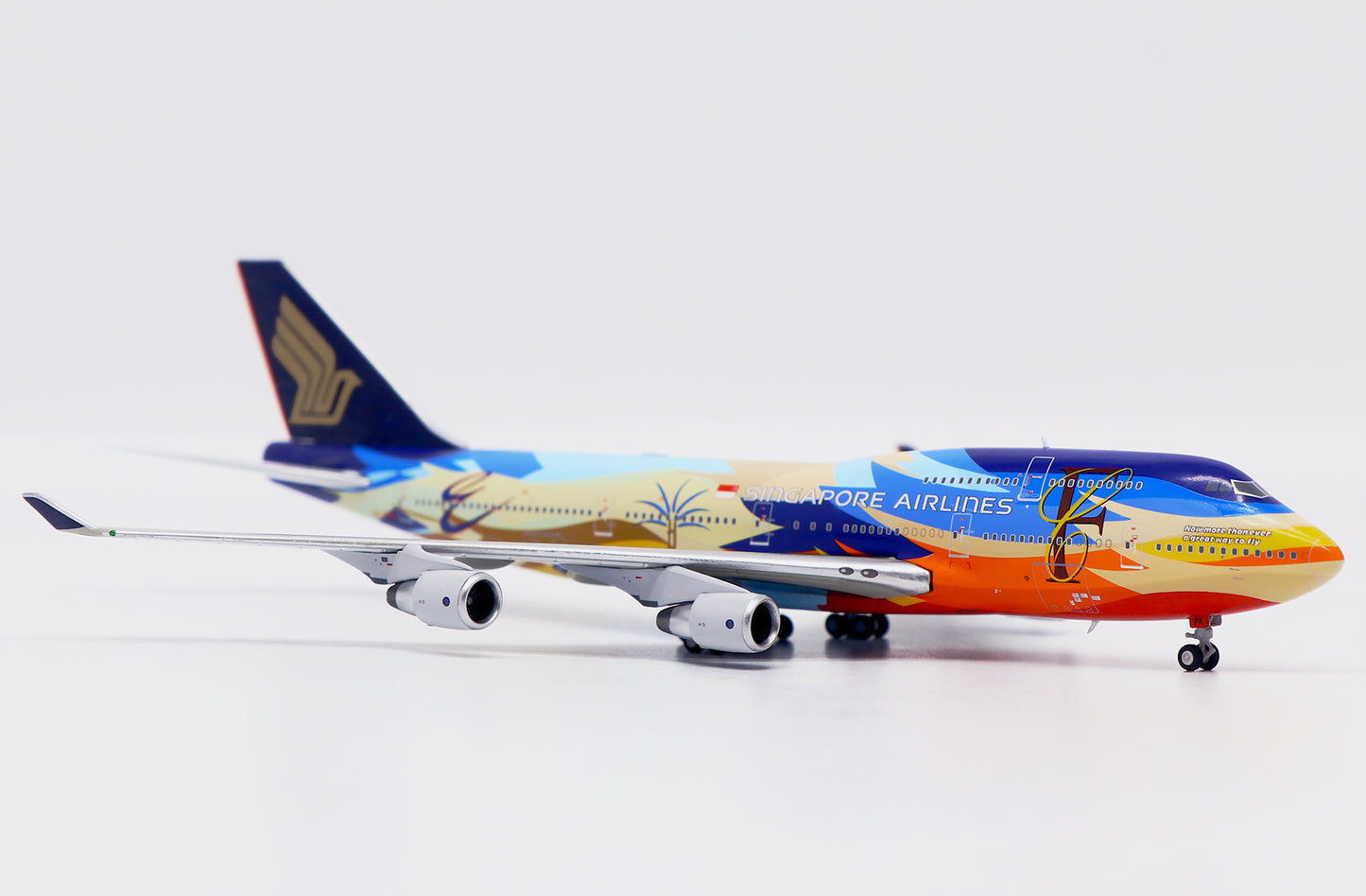 1/400 Singapore Airlines Boeing 747-400 "Tropical" Reg: 9V-SPK with Antenna