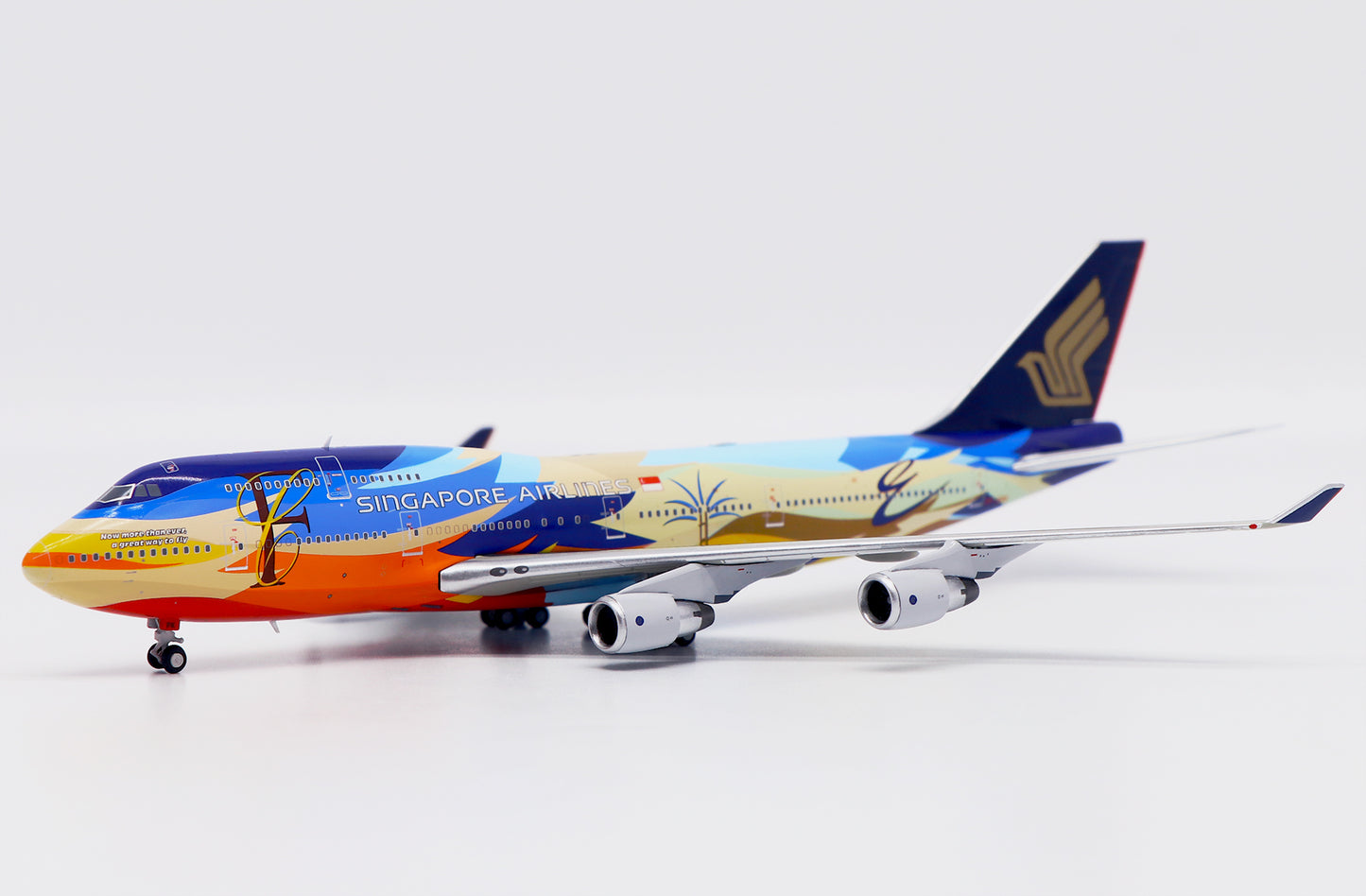 1/400 Singapore Airlines Boeing 747-400 "Tropical" Reg: 9V-SPK with Antenna
