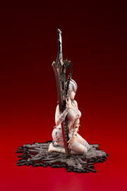1/7 Artfx Code Vein J Io Cuddling The Sword