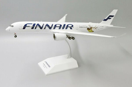 1/200 Finnair A350-900 Happy Holidays Livery OH-LWD w/Stand