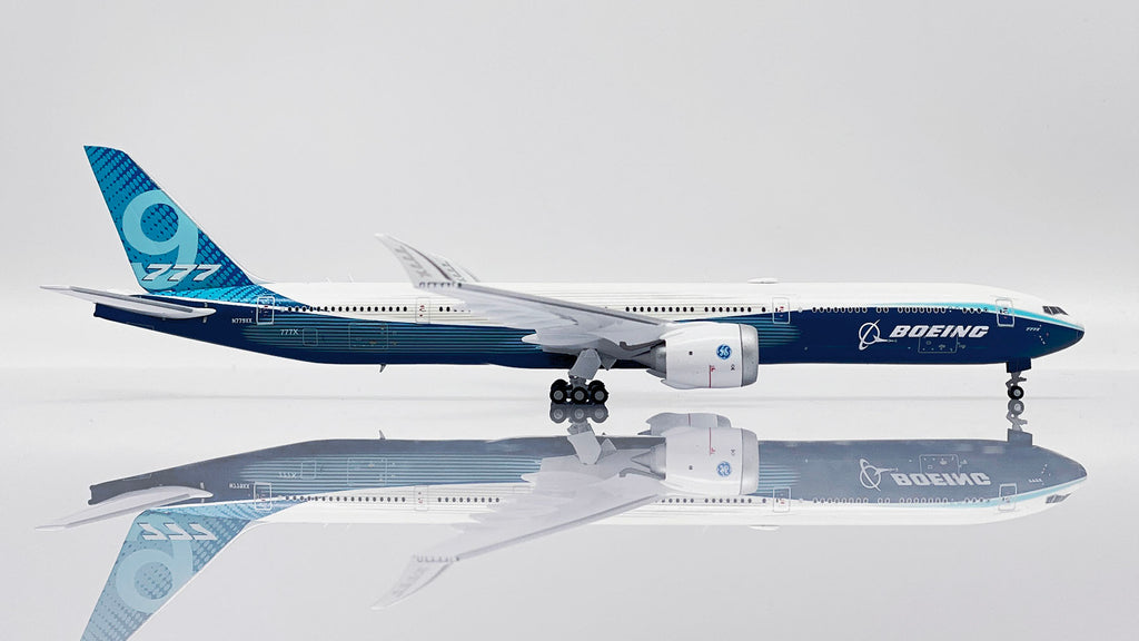 1/400 Boeing Company B777-9 N779XX (Folded Wings)