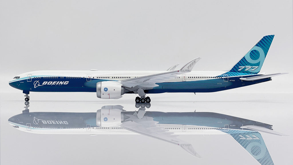 1/400 Boeing Company B777-9 N779XX (Folded Wings)