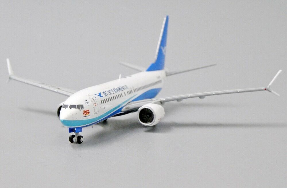 1/400 XIAMENAIRLINES B737 MAX-8