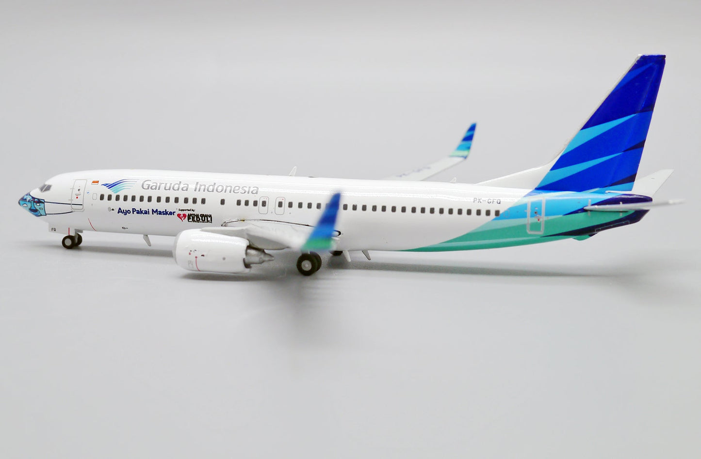 1/400 Garuda Indonesia B737-800 Ayo Pakai Masker (PK-GFQ)