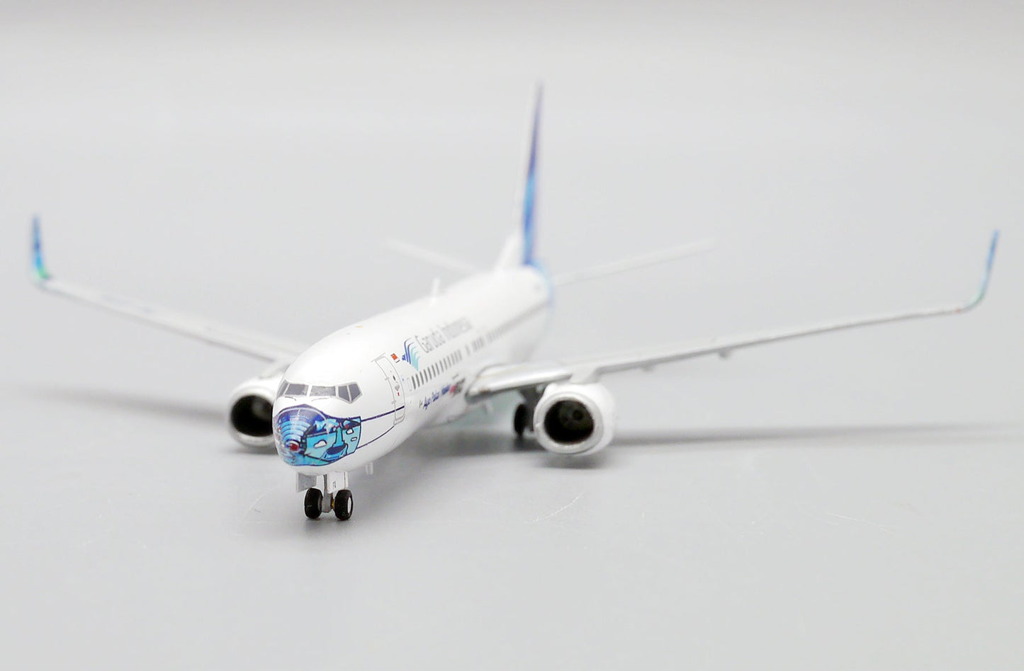 1/400 Garuda Indonesia B737-800 Ayo Pakai Masker (PK-GFQ)