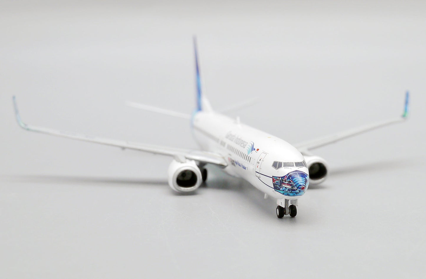 1/400 Garuda Indonesia B737-800 Ayo Pakai Masker (PK-GFQ)