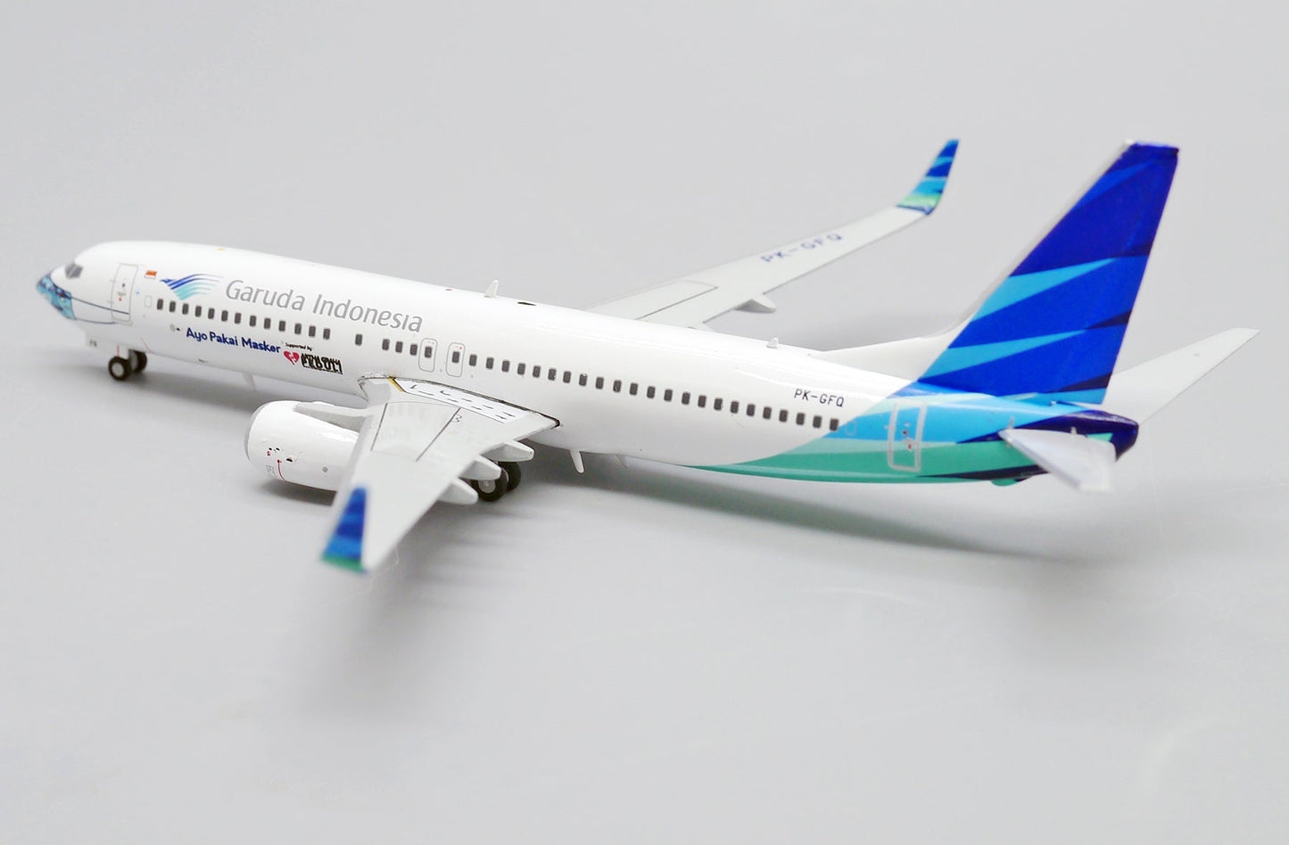 1/400 Garuda Indonesia B737-800 Ayo Pakai Masker (PK-GFQ)