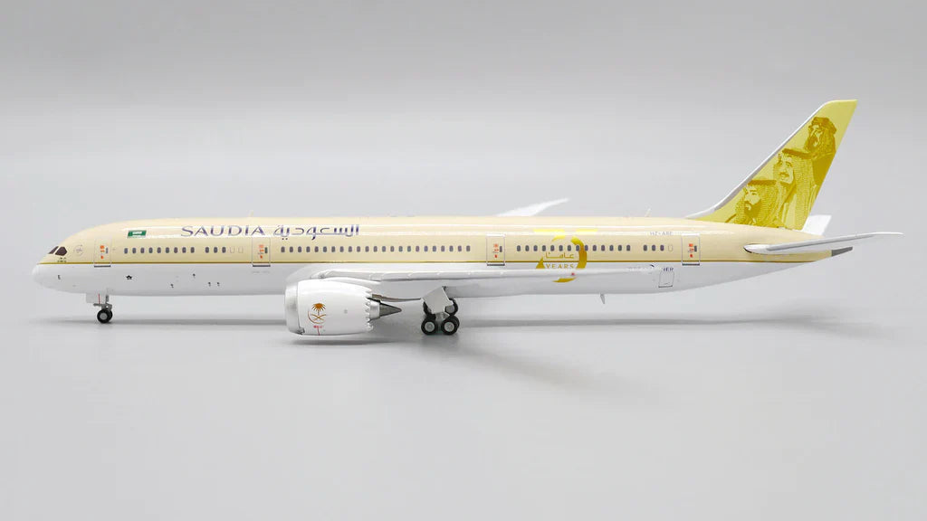 1/400 Saudi Arabian Airlines B787-9 HZ-ARE  75 Years Livery?