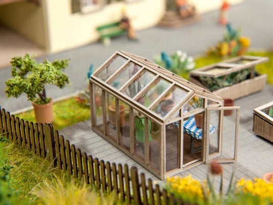 Green house (4.2x2.4cm/2.6cm High)