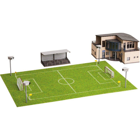 HO Football Pitch with Clubhouse Sound