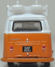 1/148 VW T2 Bay Window Bus/Surfboards Signal Orange/White