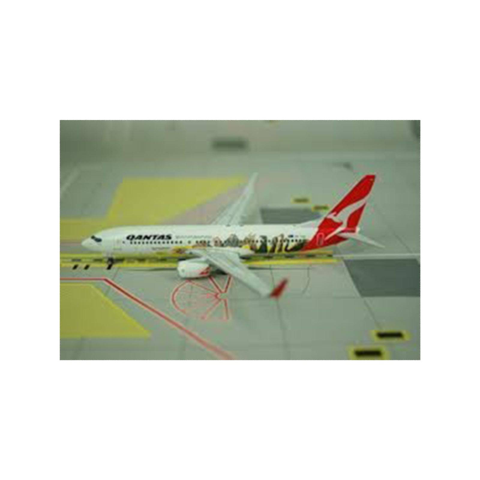 Phoenix 1/400 B737-800 Qantas VH-VZD  - Optus... -
