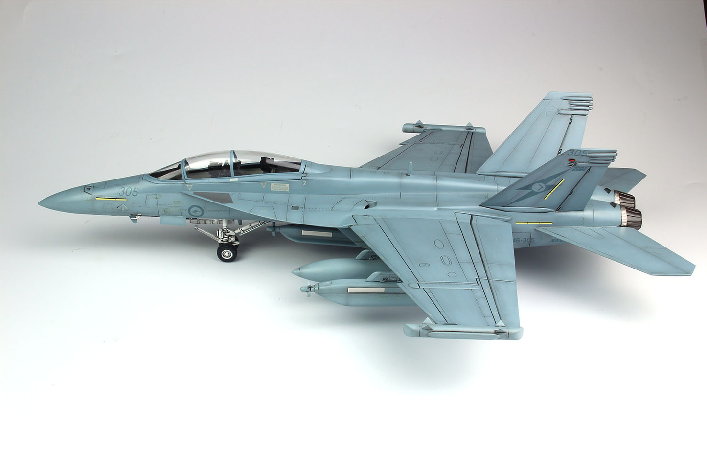 1/48 RAAF Electronic Warfare Aircraft EA-18G Growler "No. 6 Squadron" (A46-305)