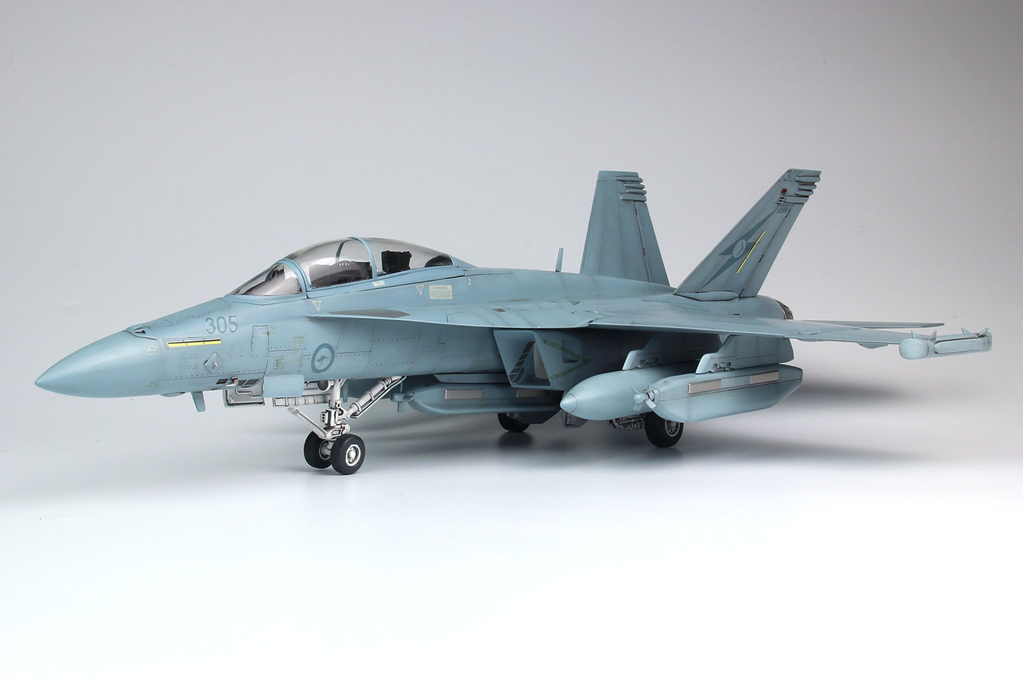 1/48 RAAF Electronic Warfare Aircraft EA-18G Growler "No. 6 Squadron" (A46-305)