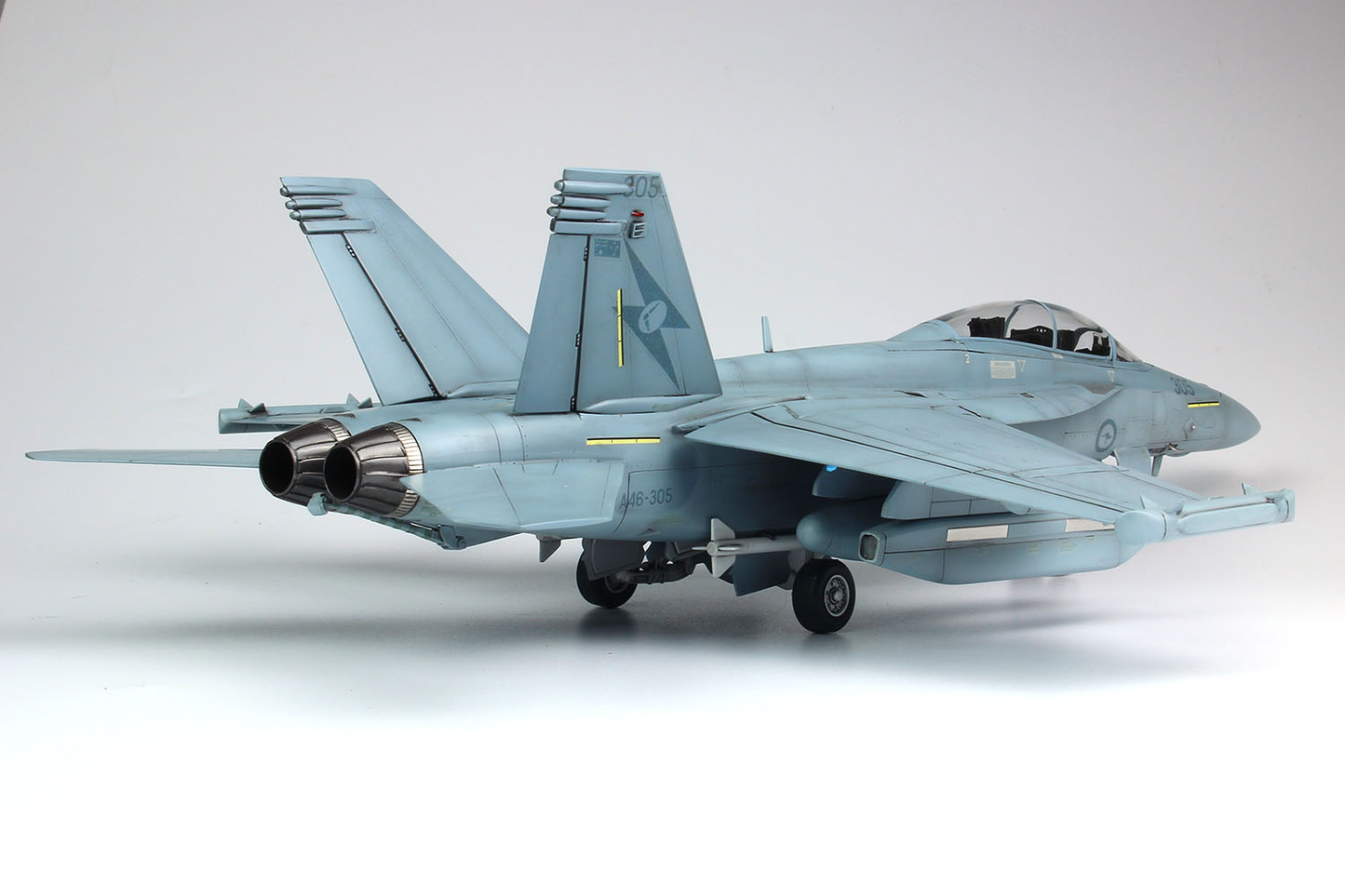 1/48 RAAF Electronic Warfare Aircraft EA-18G Growler "No. 6 Squadron" (A46-305)