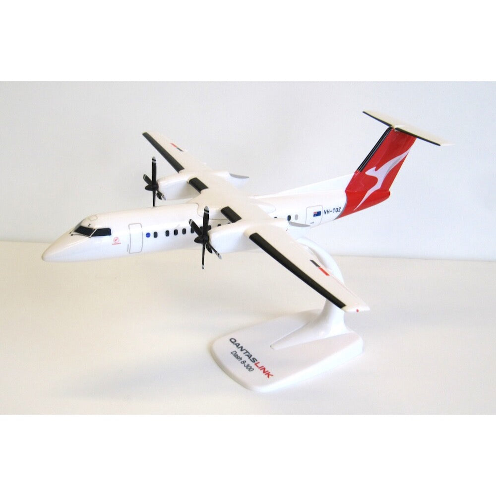 1/100 QantasLink Dash 8-300