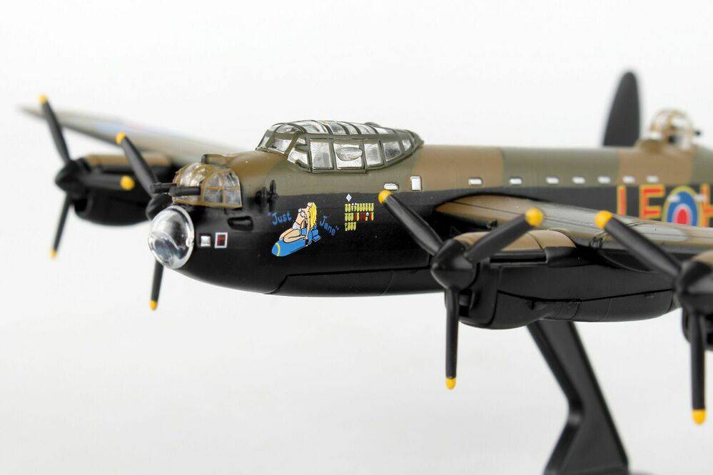 1/150 Avro Lancaster RAF NX-611  - Just Jane -