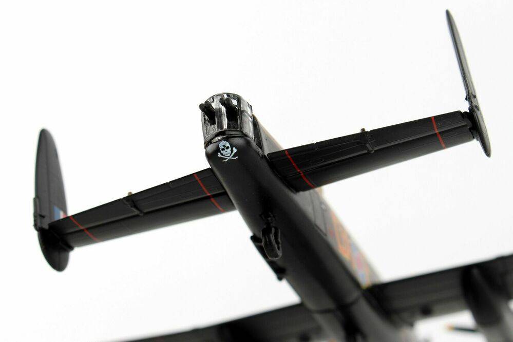 1/150 Avro Lancaster RAF NX-611  - Just Jane -