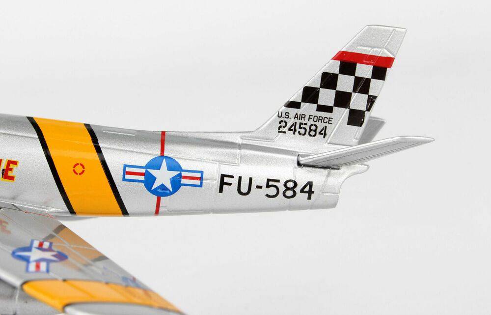 1/110 F-86 Sabre  - MIG MAD MARINE -