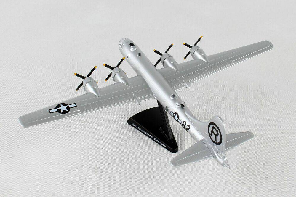 1/200 Boeing B-29 Superfortress iEnola Gay -