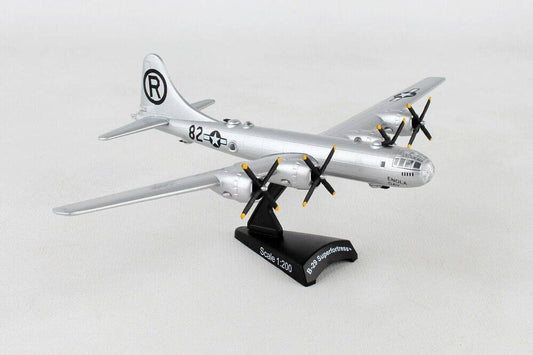 1/200 Boeing B-29 Superfortress iEnola Gay -