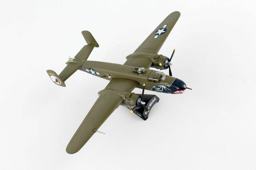 1/100 B-25J Mitchell ? Bettys Dreami