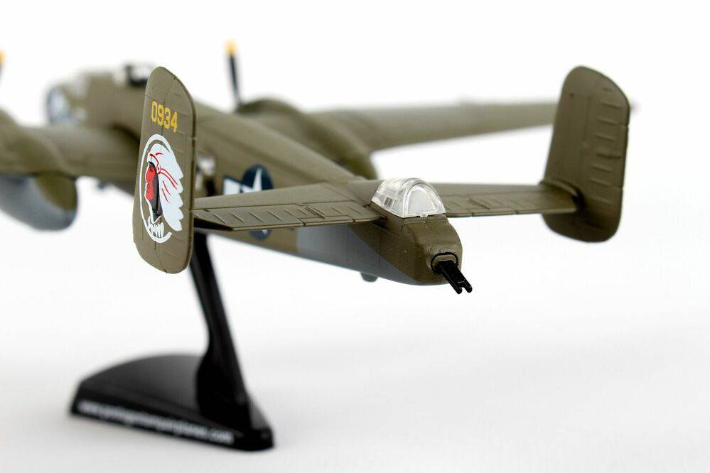 1/100 B-25J Mitchell ? Bettys Dreami