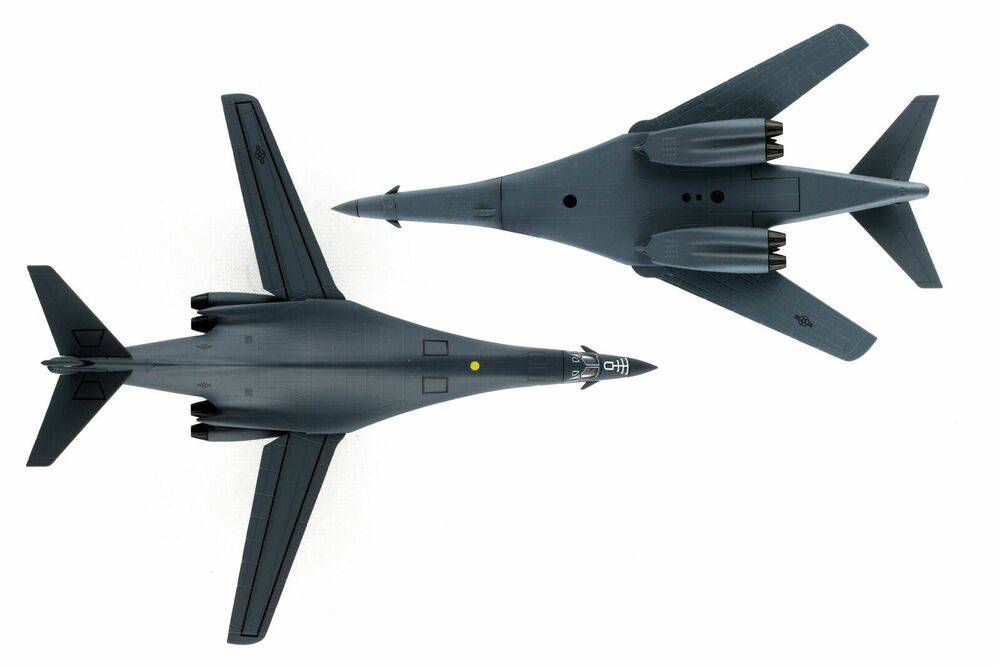 1/221 B-1B Lancer  USAF 84-0051  - Boss Hawg -