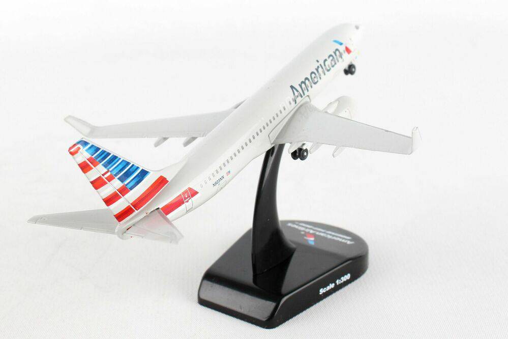 1/300 Boeing 737-800 American Airlines