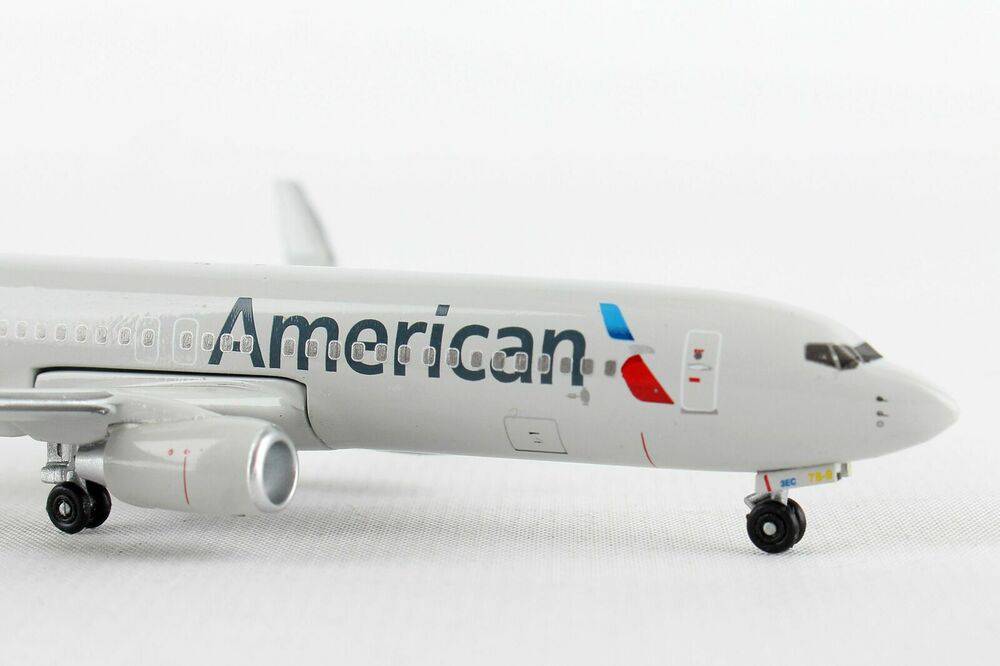 1/300 Boeing 737-800 American Airlines