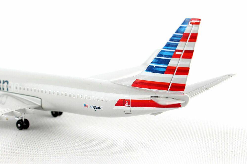 1/300 Boeing 737-800 American Airlines