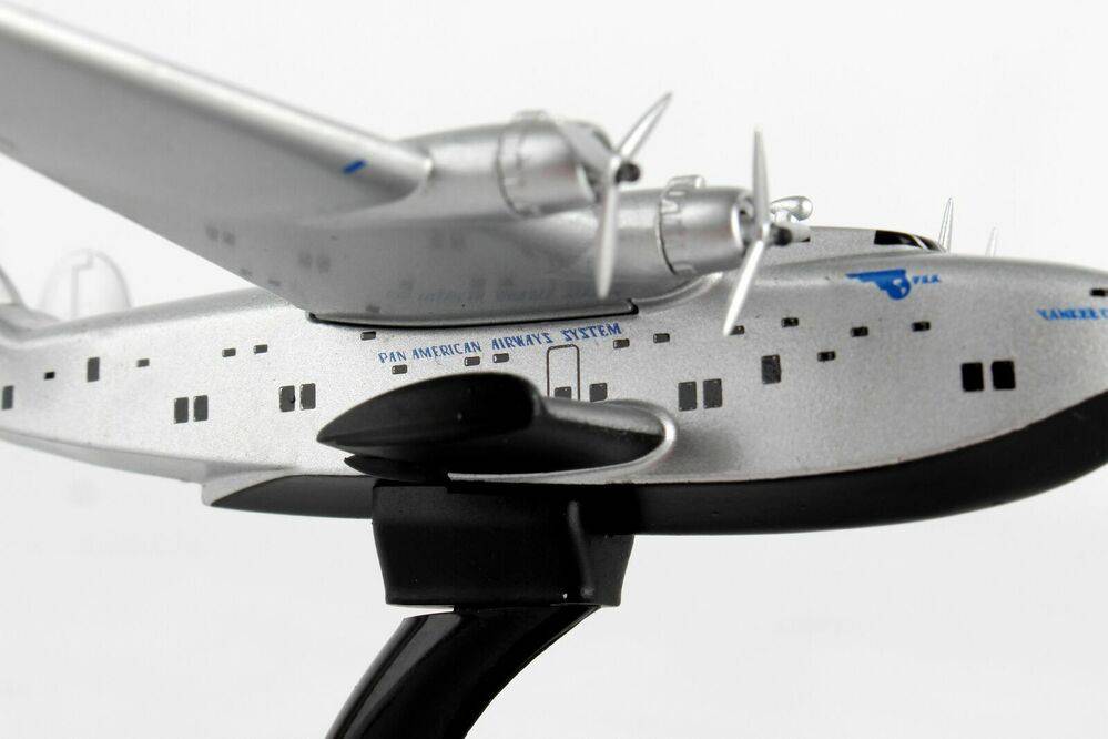 1/350 Boeing Clipper  Pan American World Airways NC18603  - Yankee Clipper -