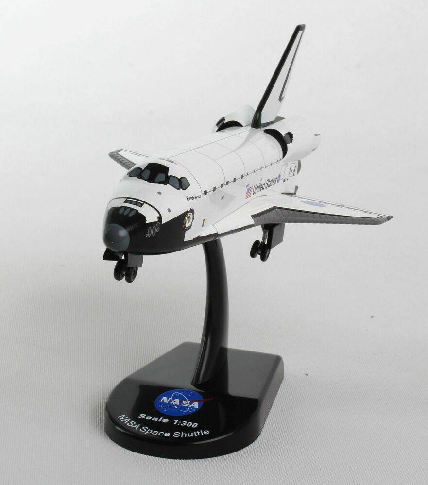 1/300 Space Shuttle Endeavor OV-105