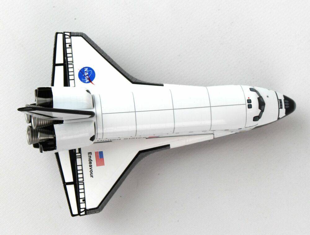 1/300 Space Shuttle Endeavor OV-105